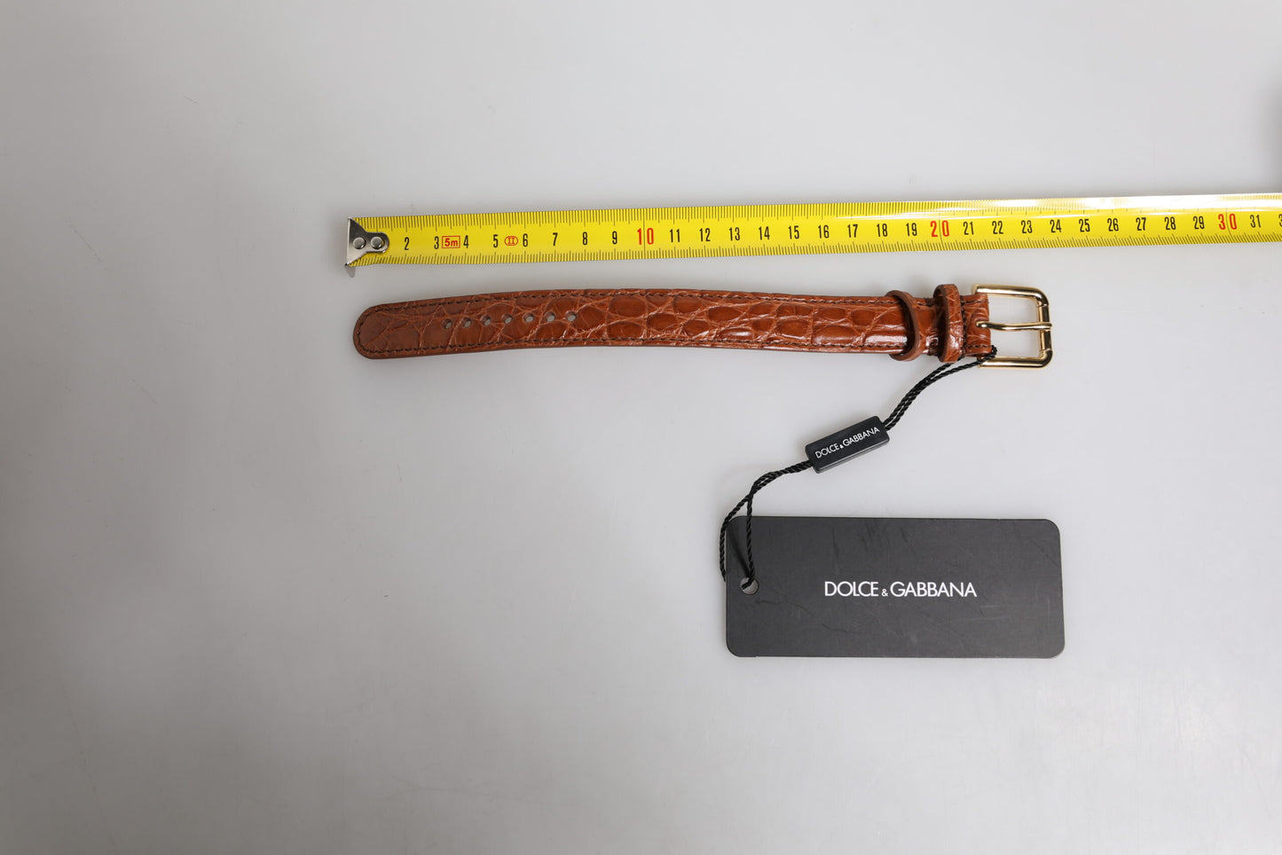Brazalete Dolce & Gabbana de Cuero Texturizado Marrón con Hebilla de Metal Dorado