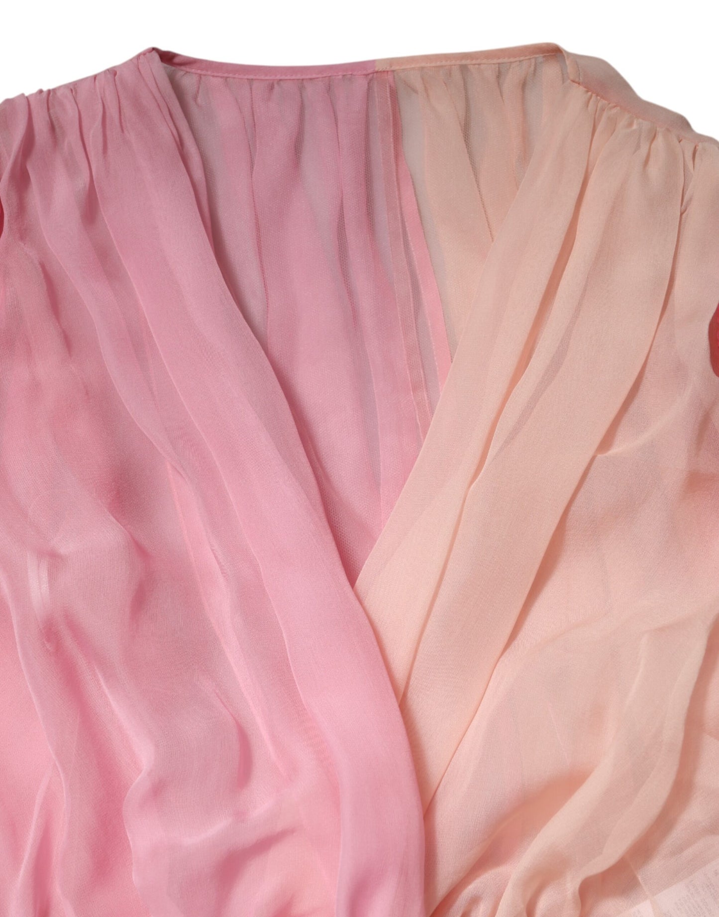 Blusa Dolce & Gabbana rosa de manga larga con escote pronunciado en V