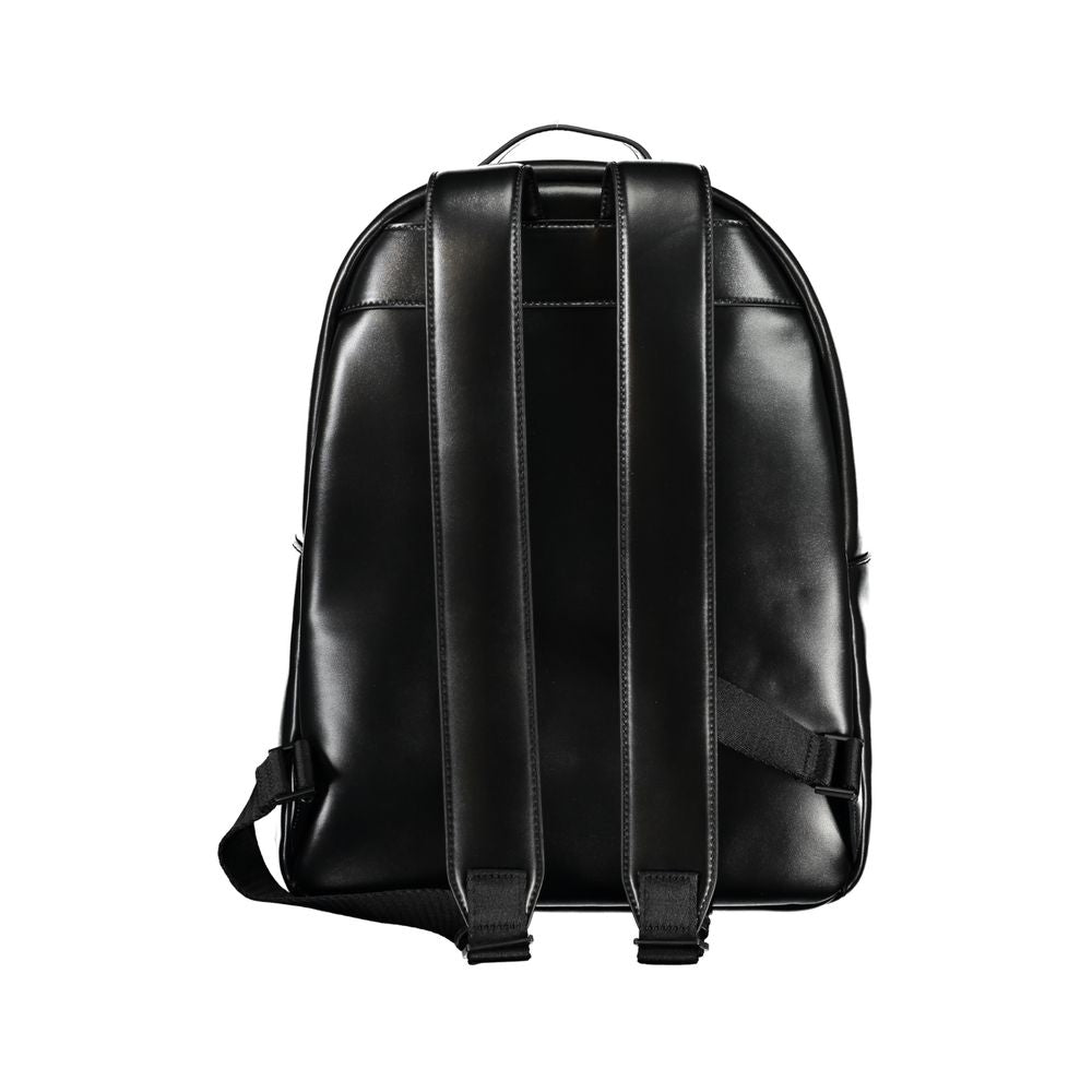 Mochila urbana elegante Calvin Klein negra con compartimento para portátil