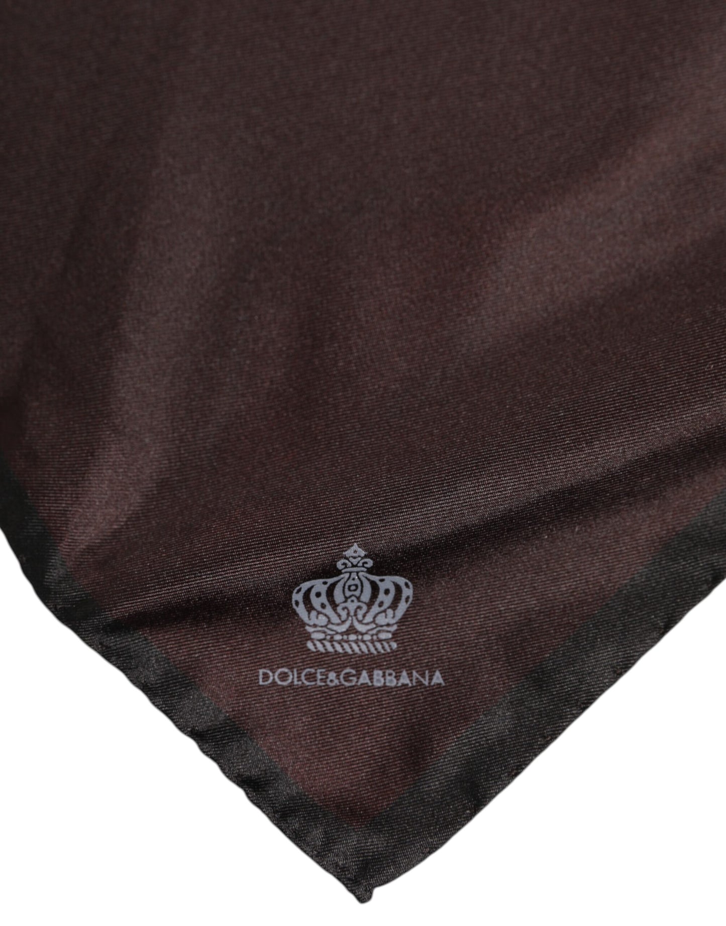 Fular de seda cuadrado Dolce & Gabbana marrón con corona DG para hombre