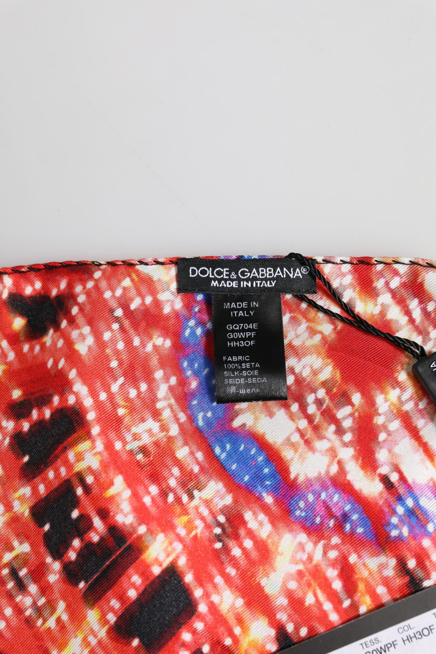 Pañuelo cuadrado tipo fular de Dolce & Gabbana en negro con estampado multicolor