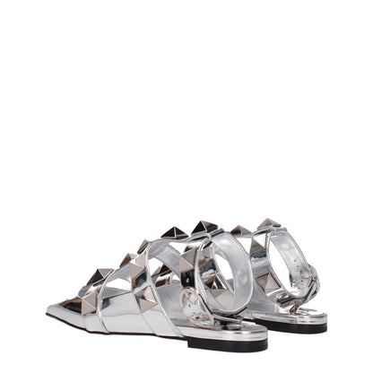 Sandalias planas Valentino Garavani de piel gris