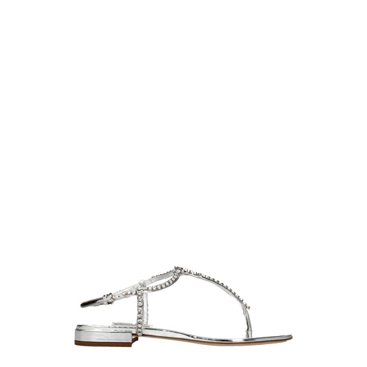 Sandalias de piel gris con diseño de chanclas de Miu Miu