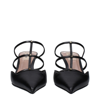 Sandales plates en cuir noir Valentino Garavani