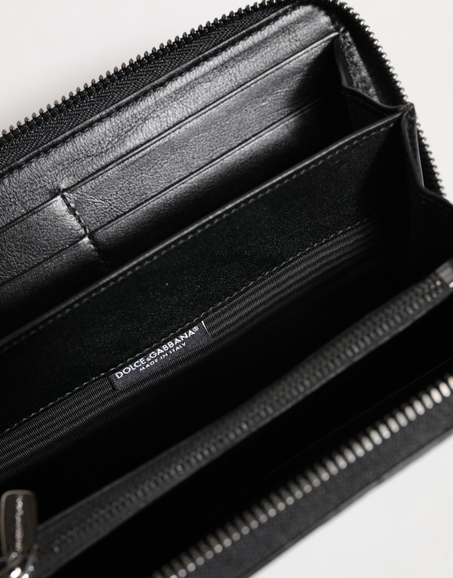 Cartera Continental Grande Dolce & Gabbana de Piel Negra con Placa del Logo y Cremallera