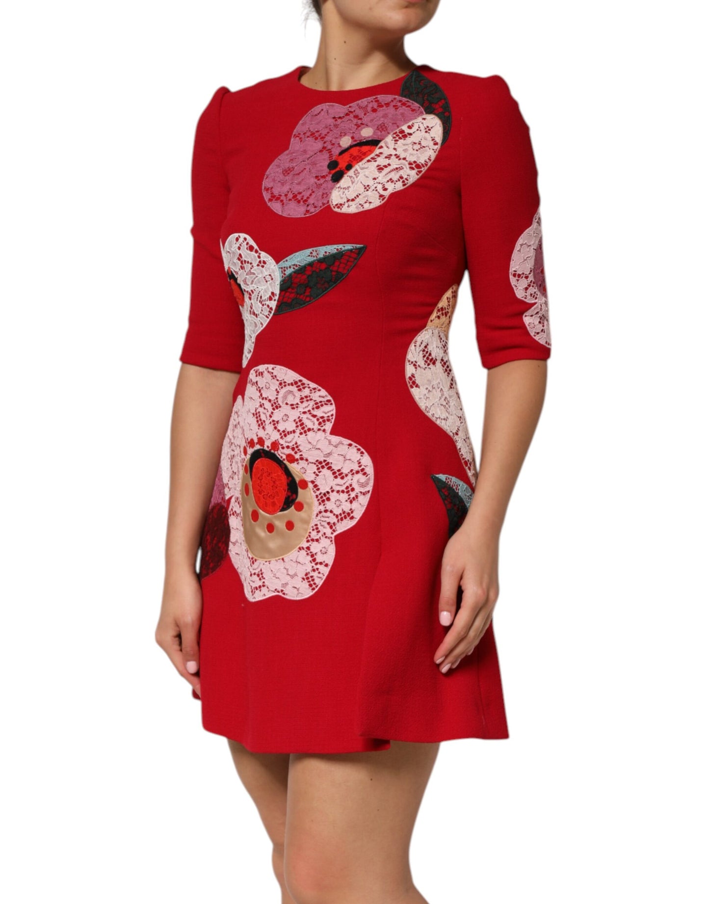 Vestido Mini Acampanado de Dolce & Gabbana con Encaje Rojo y Aplicaciones Florales