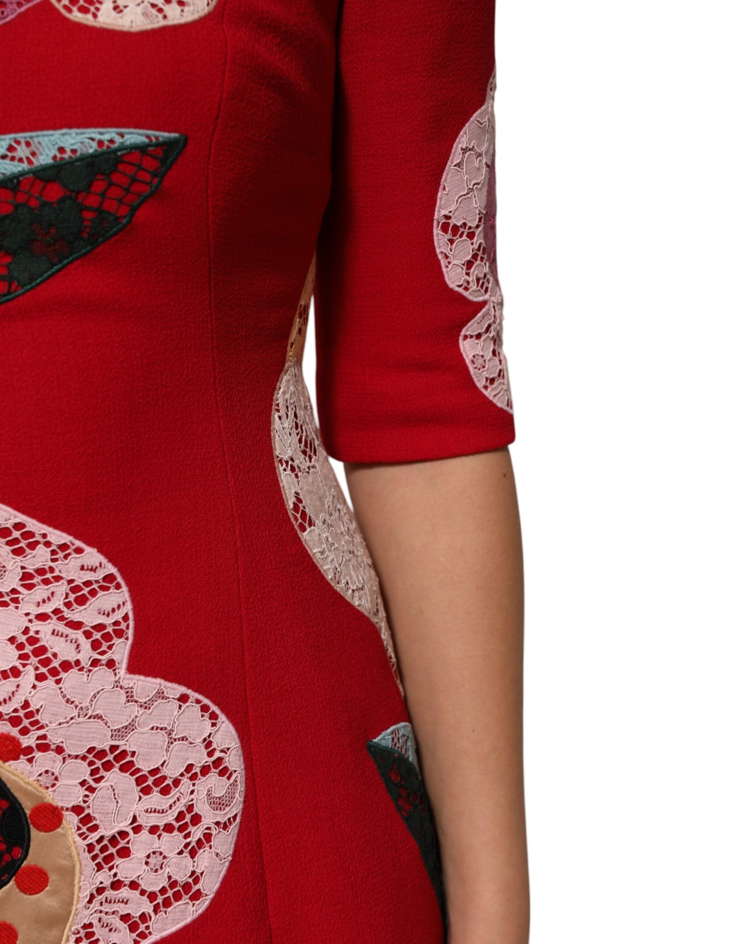Vestido Mini Acampanado de Dolce & Gabbana con Encaje Rojo y Aplicaciones Florales