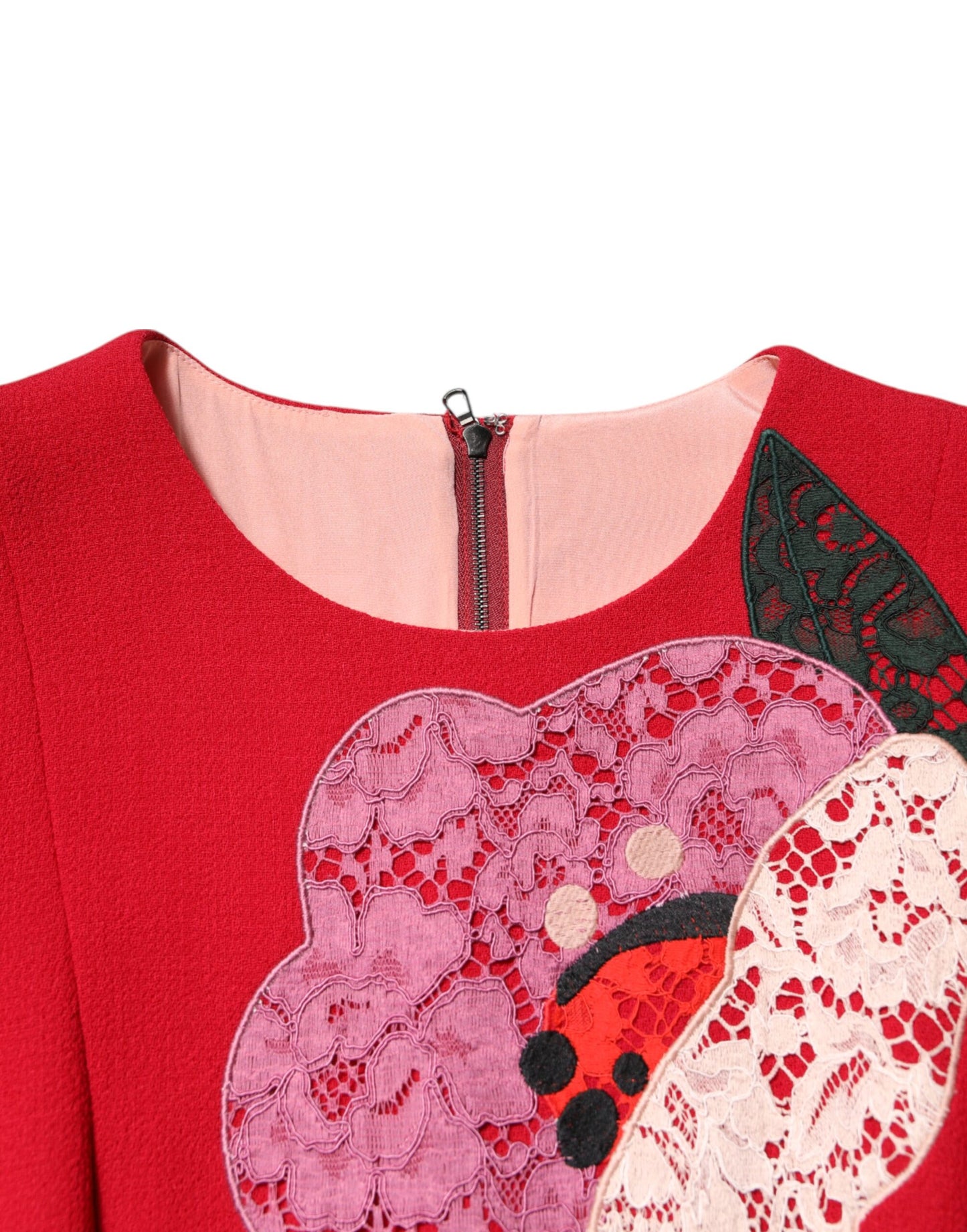 Vestido Mini Acampanado de Dolce & Gabbana con Encaje Rojo y Aplicaciones Florales