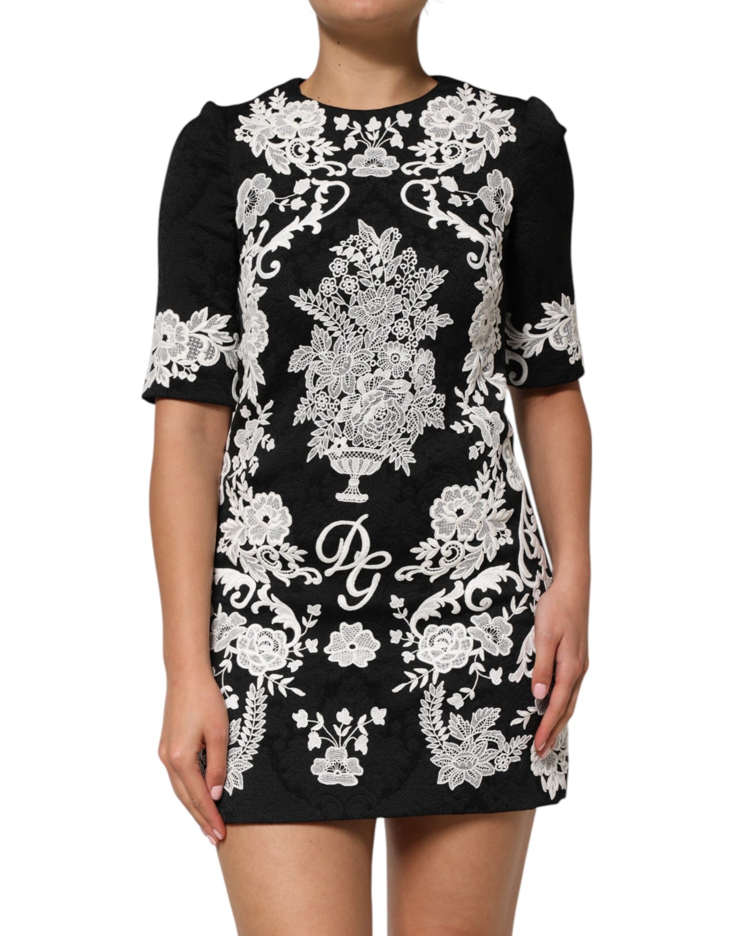 Vestido de corte A Dolce & Gabbana con encaje negro y mangas cortas