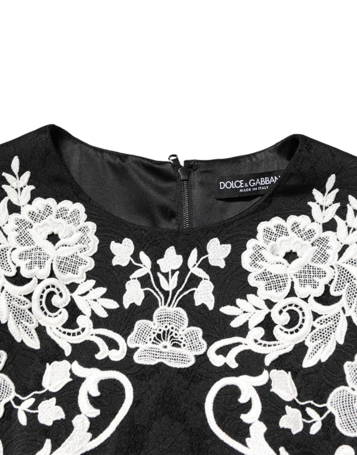 Vestido de corte A Dolce & Gabbana con encaje negro y mangas cortas