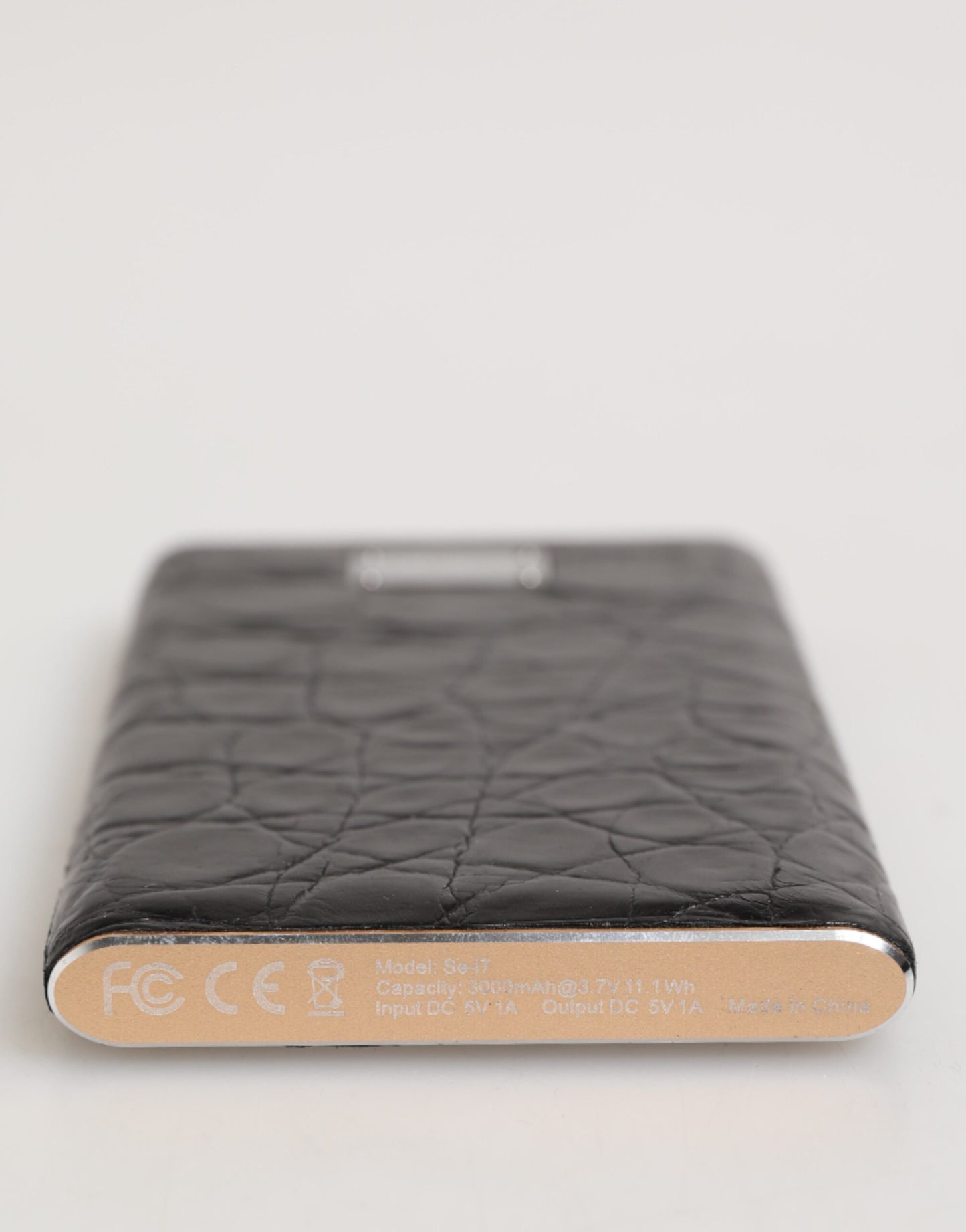 Cargador Power Bank USB Dolce & Gabbana de Cuero Negro y Piel Exótica 3000mAh