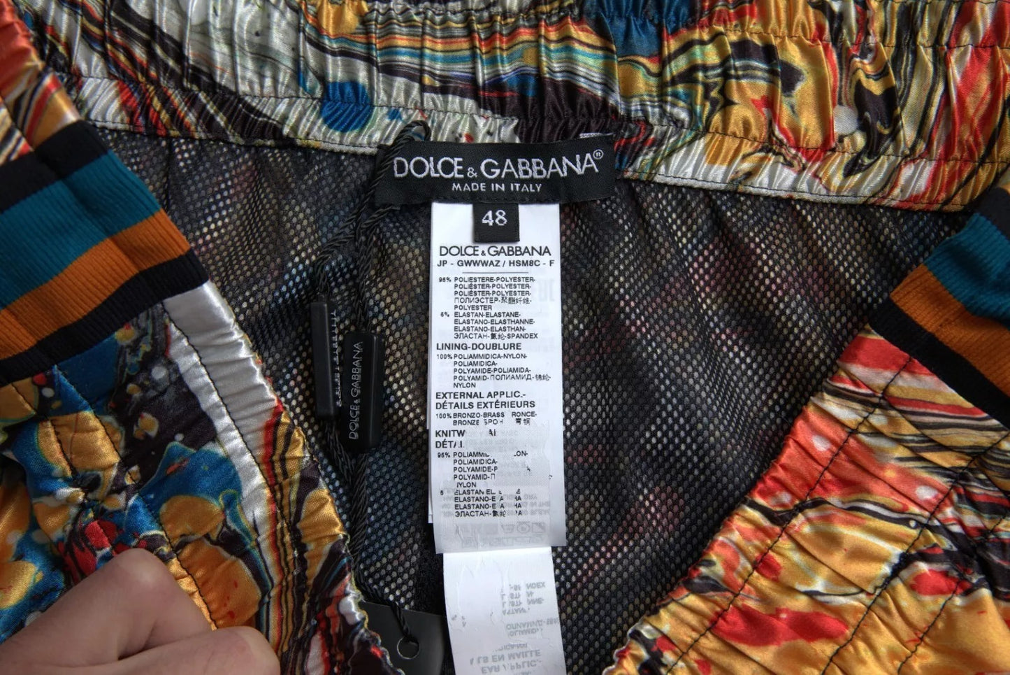 Pantalón de satén con estampado de mármol multicolor de Dolce & Gabbana