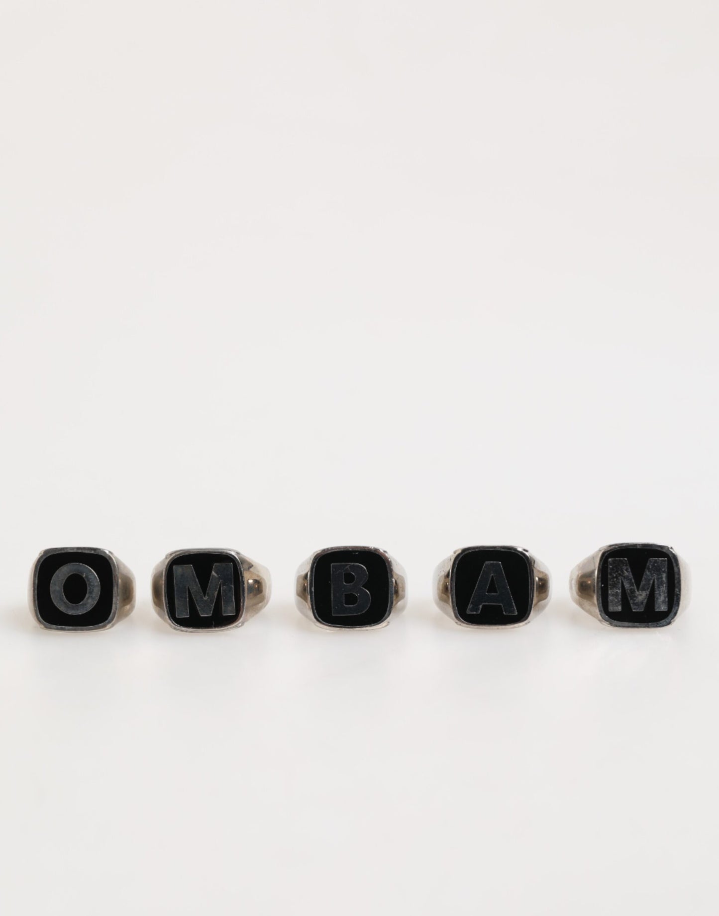 Anillo Ajustable Dolce & Gabbana de Latón Plateado con Letras, Set de 5 Piezas