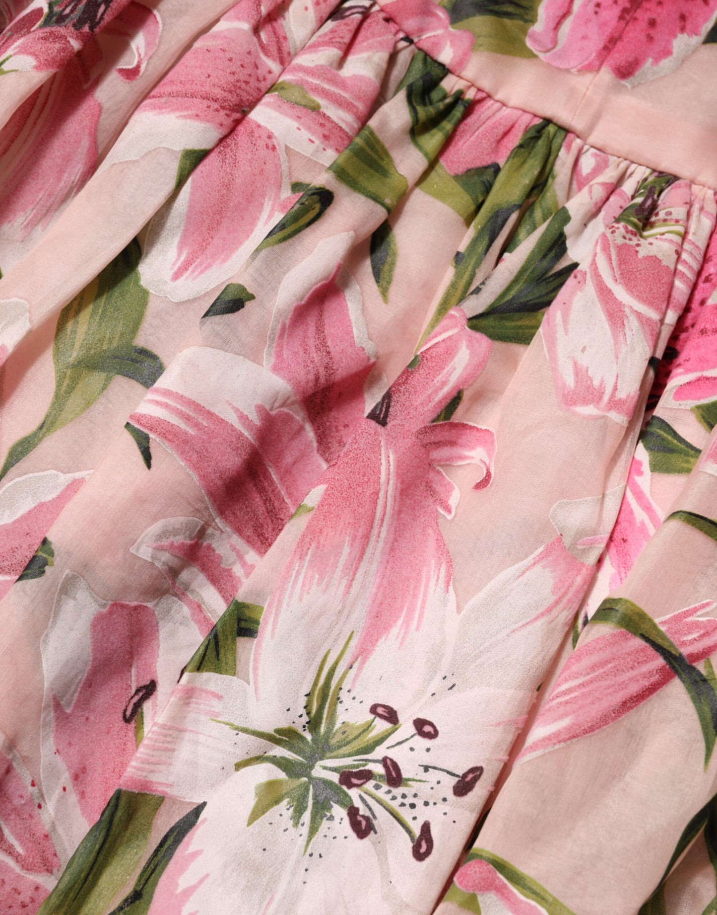 Vestido sin mangas midi con estampado floral de lirios de Dolce & Gabbana rosa