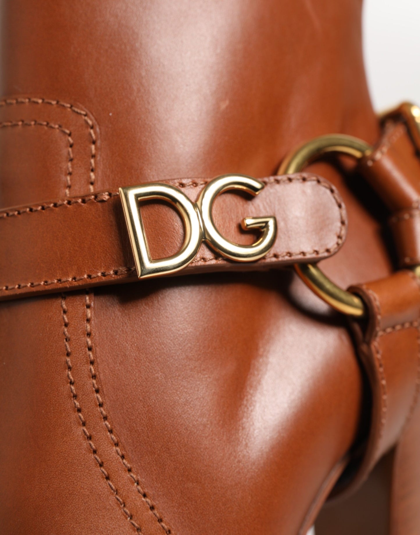 Botines de piel marrón con hebilla y logo DG de Dolce & Gabbana