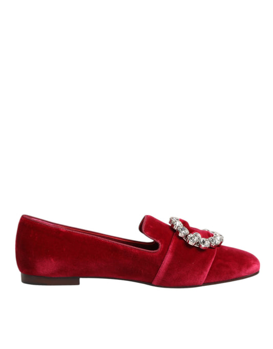 Zapatos planos Mocasines de terciopelo rojo con hebilla de cristal de Dolce & Gabbana
