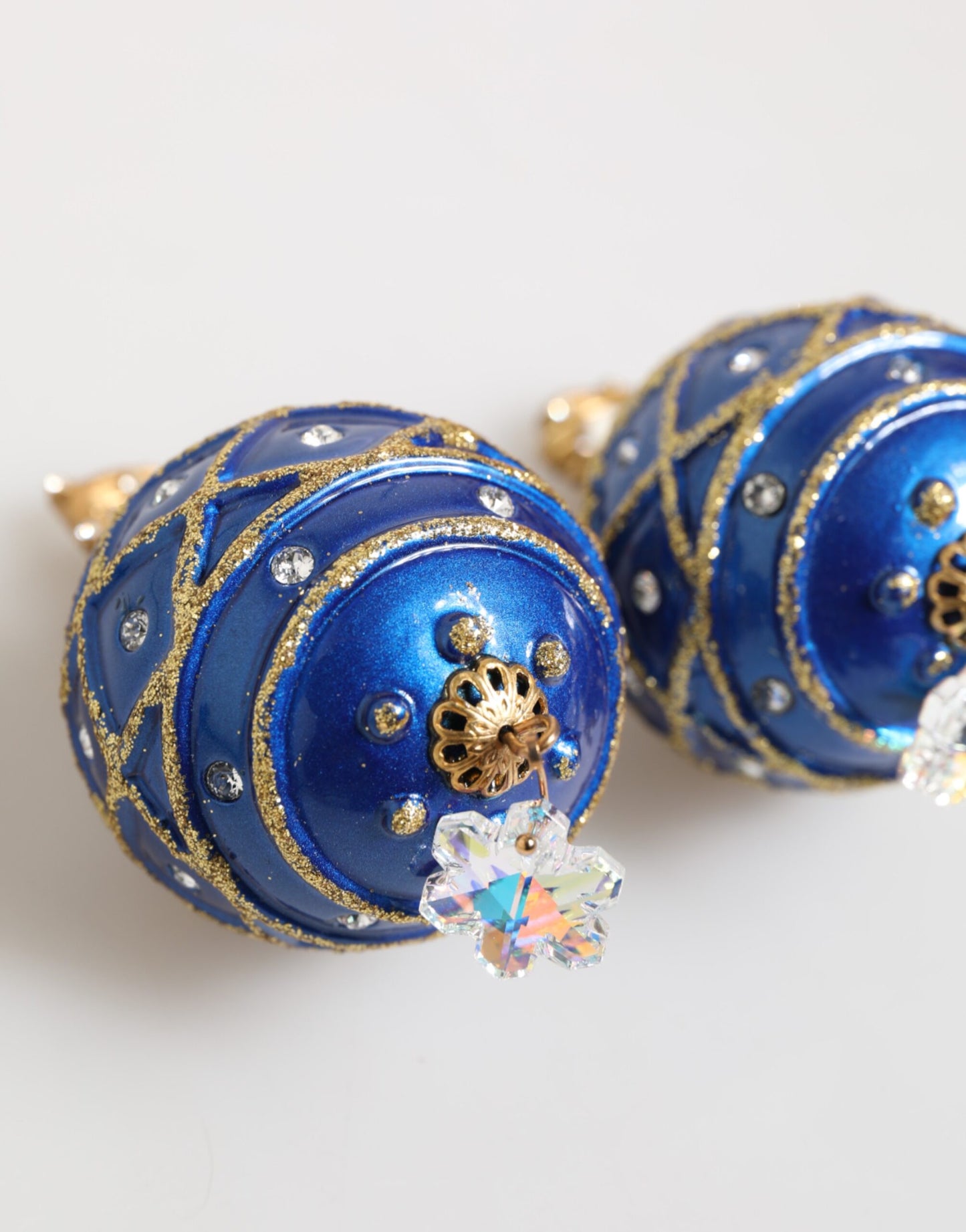 Pendientes de clip Dolce & Gabbana de latón dorado con bola de Navidad azul y cristales en forma de gota