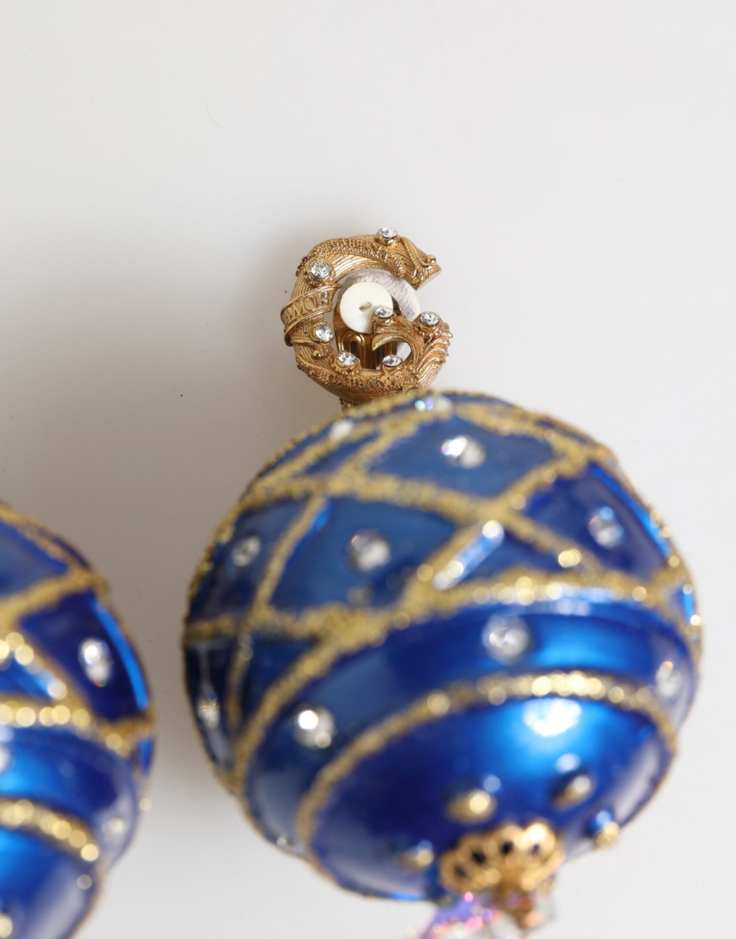 Pendientes de clip Dolce & Gabbana de latón dorado con bola de Navidad azul y cristales en forma de gota
