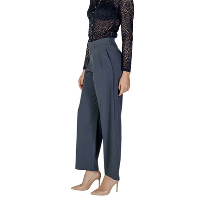 Calvin Klein Jeans Pantalón Informal Gris de Poliéster Reciclado