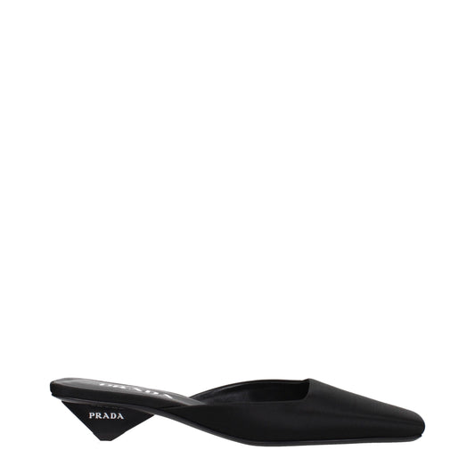 Sandalias planas de satén negro Prada
