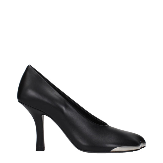 Zapatos de tacón alto de piel negra de Burberry