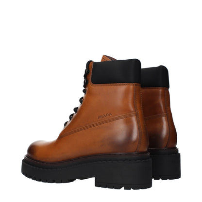 Botines Prada de cuero marrón